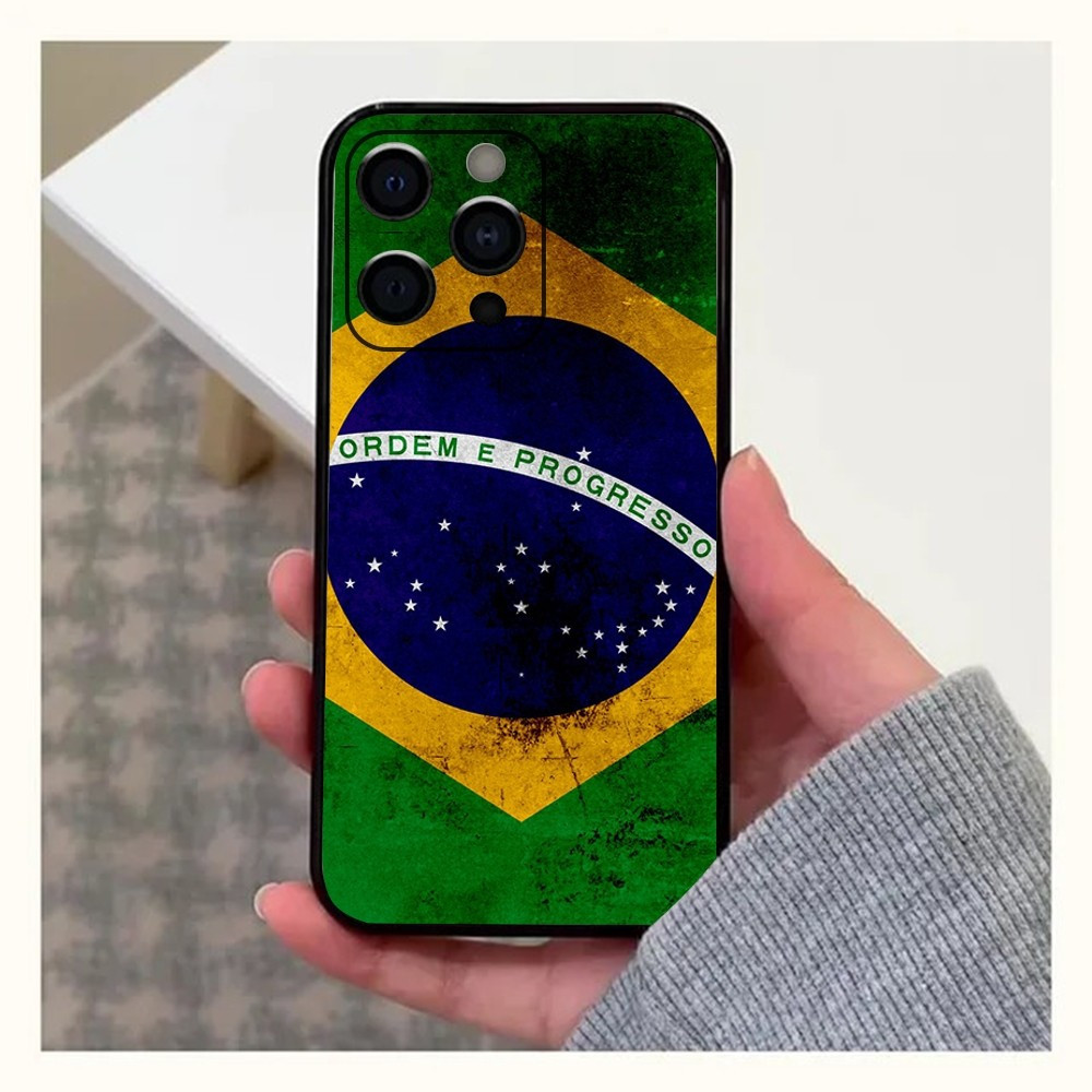 Coque iPhone 13 Pro Drapeau Brésilien Effet Vieilli