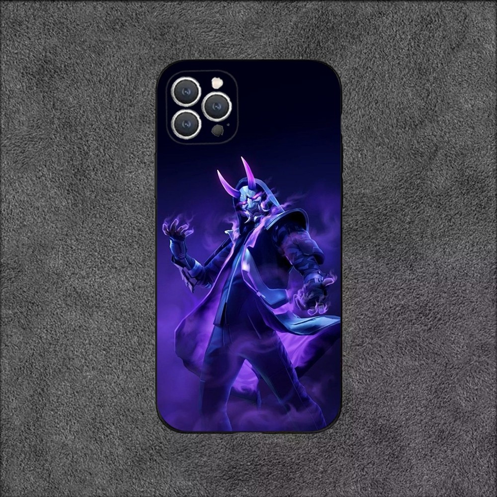 Coque iPhone 15 Pro Max Fortnite - Personnage Skin Feu Violet