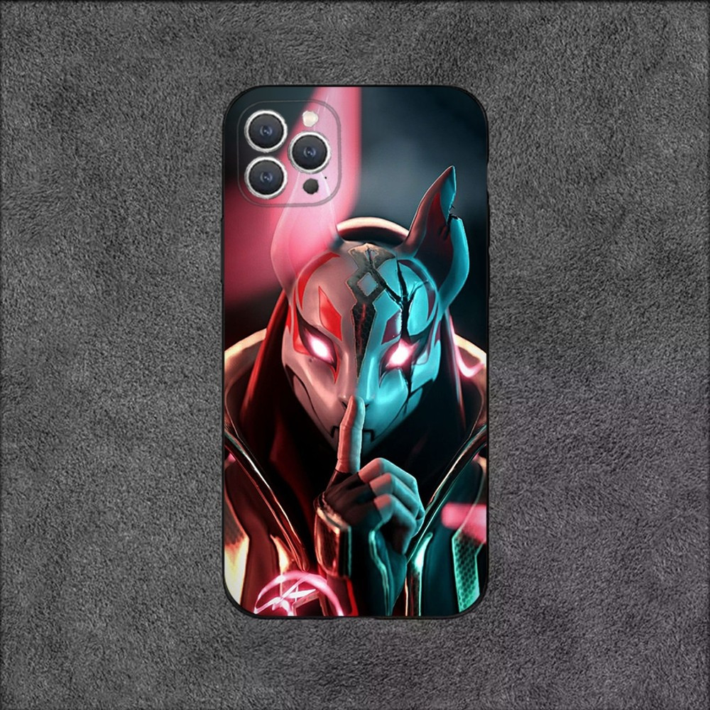 Coque iPhone 15 Pro Max Fortnite Personnage au Masque Lumineux