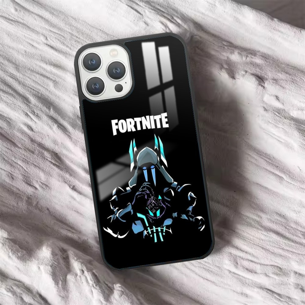 Coque iPhone 13 Fortnite - Roi des Glaces