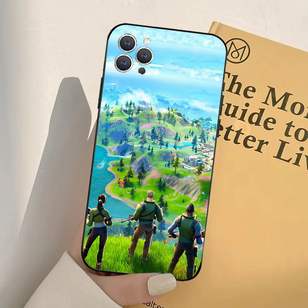 Coque iPhone 12 Fortnite - Paysage et Personnages en Action