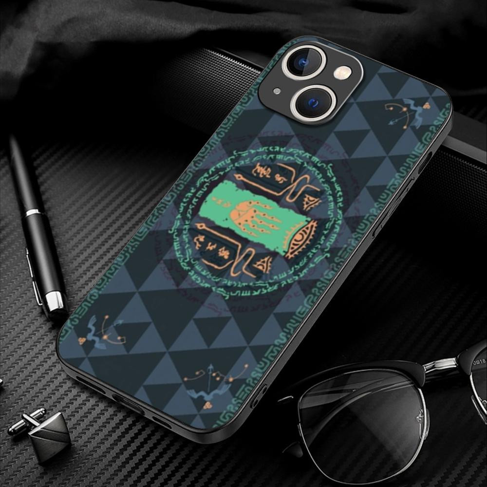 Coque iPhone 15 Design Mystique: Symbole et Protection